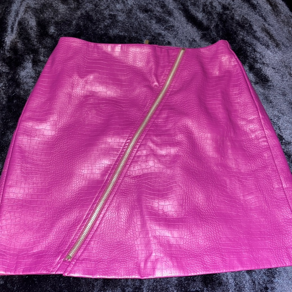 Faux leather mini skirt
